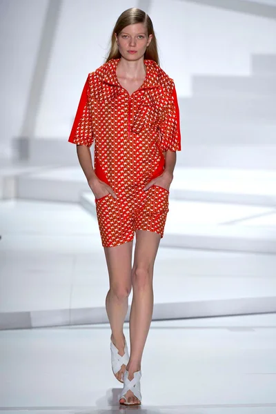 Look 15